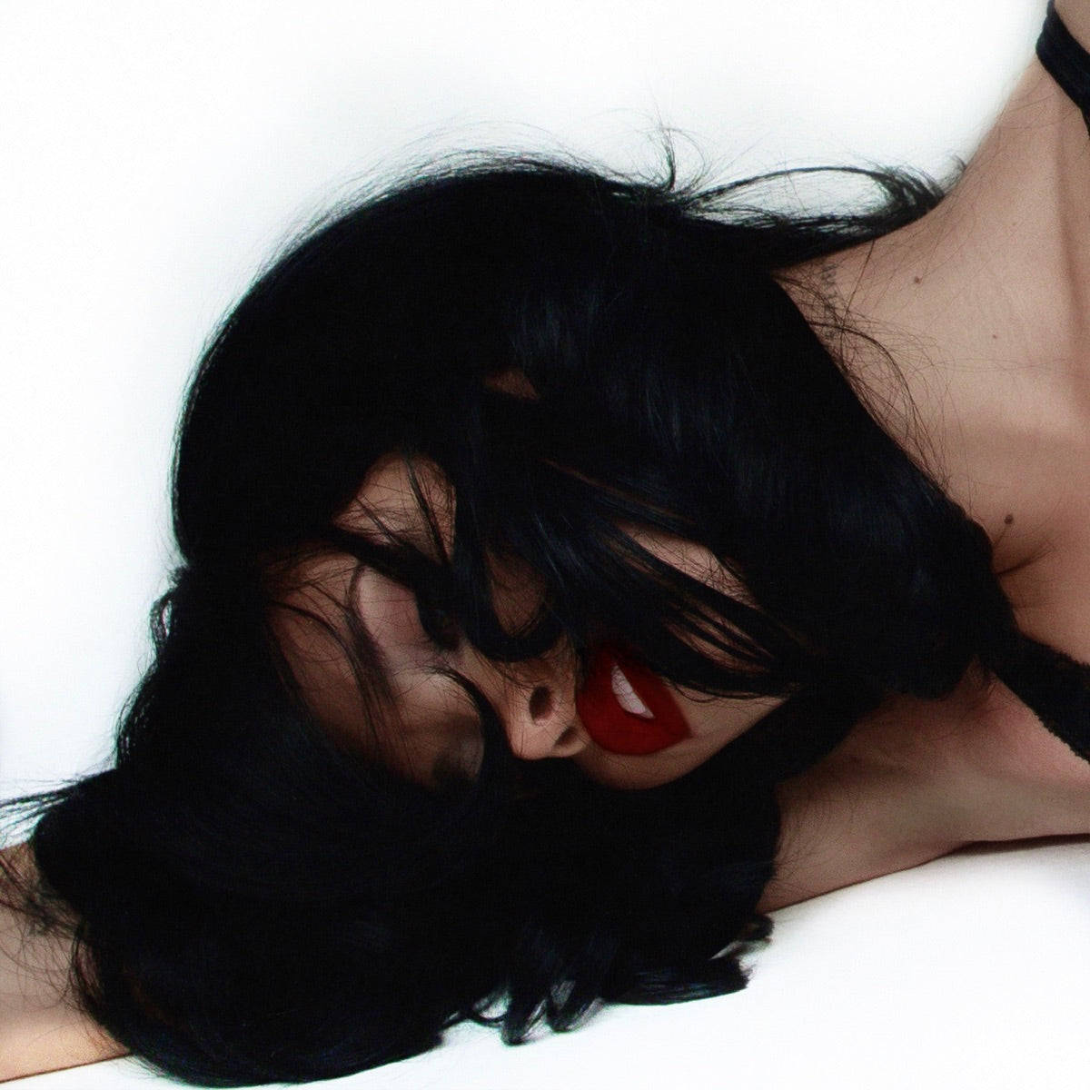 Nessa Barrett – TOUGH LOVE – vinyl